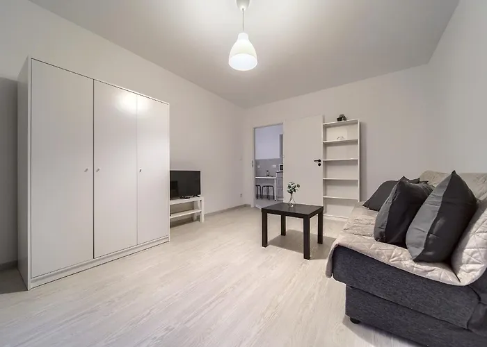 Madalinskiego Comfort By Bookinghost 아파트