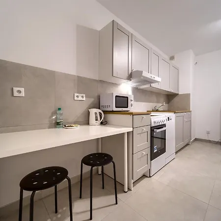 Madalinskiego Comfort By Bookinghost